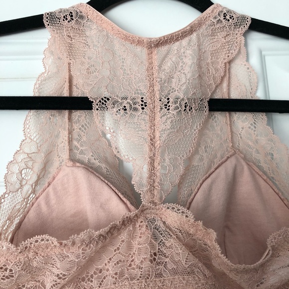 Lacy Pink Bralette - Picture 4 of 5